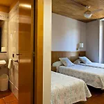 Victor Hotel